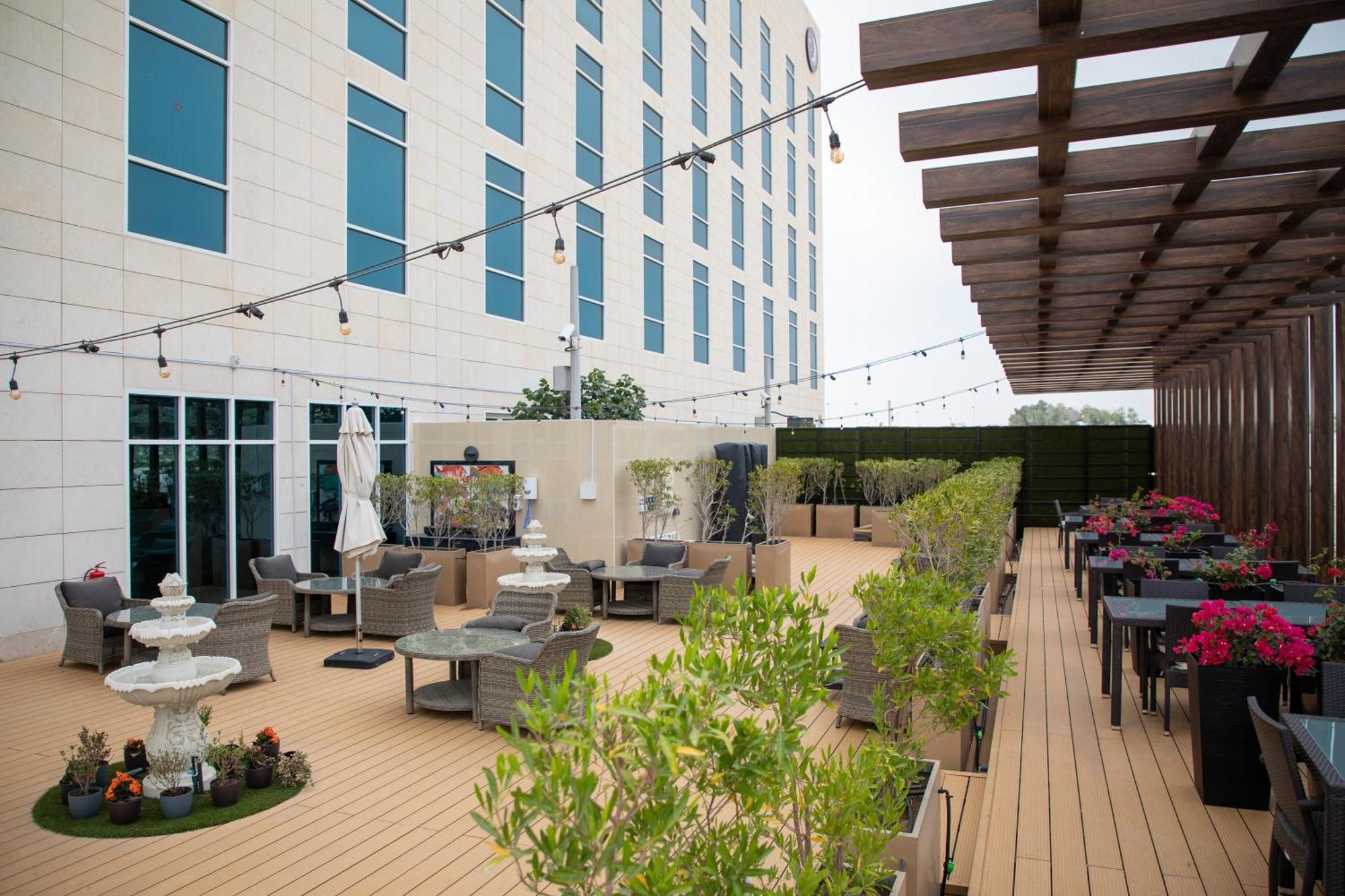 Premier Inn Doha Education City Umm al Qubur Extérieur photo
