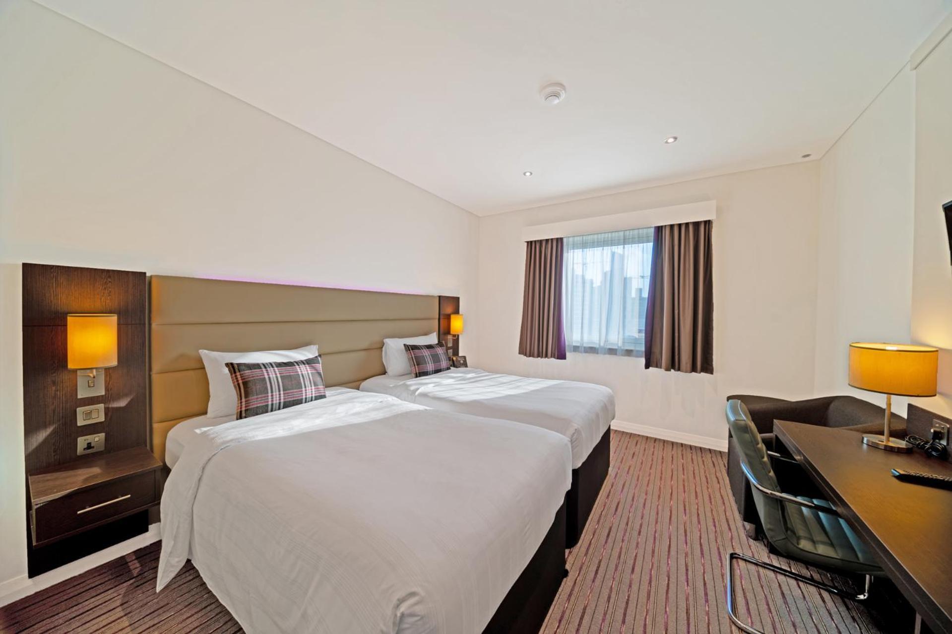 Premier Inn Doha Education City Umm al Qubur Extérieur photo